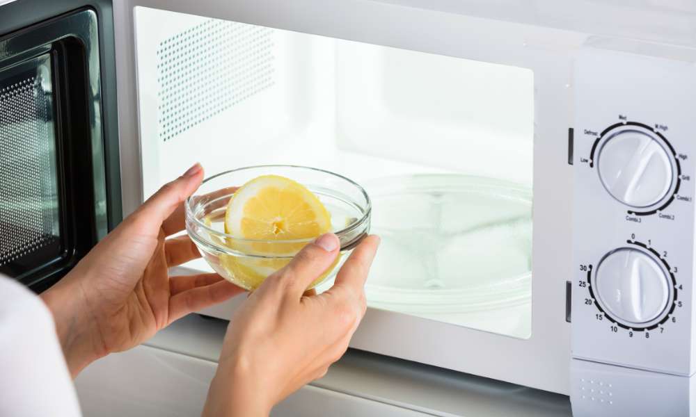How to Clean Microwave Oven With Lemon